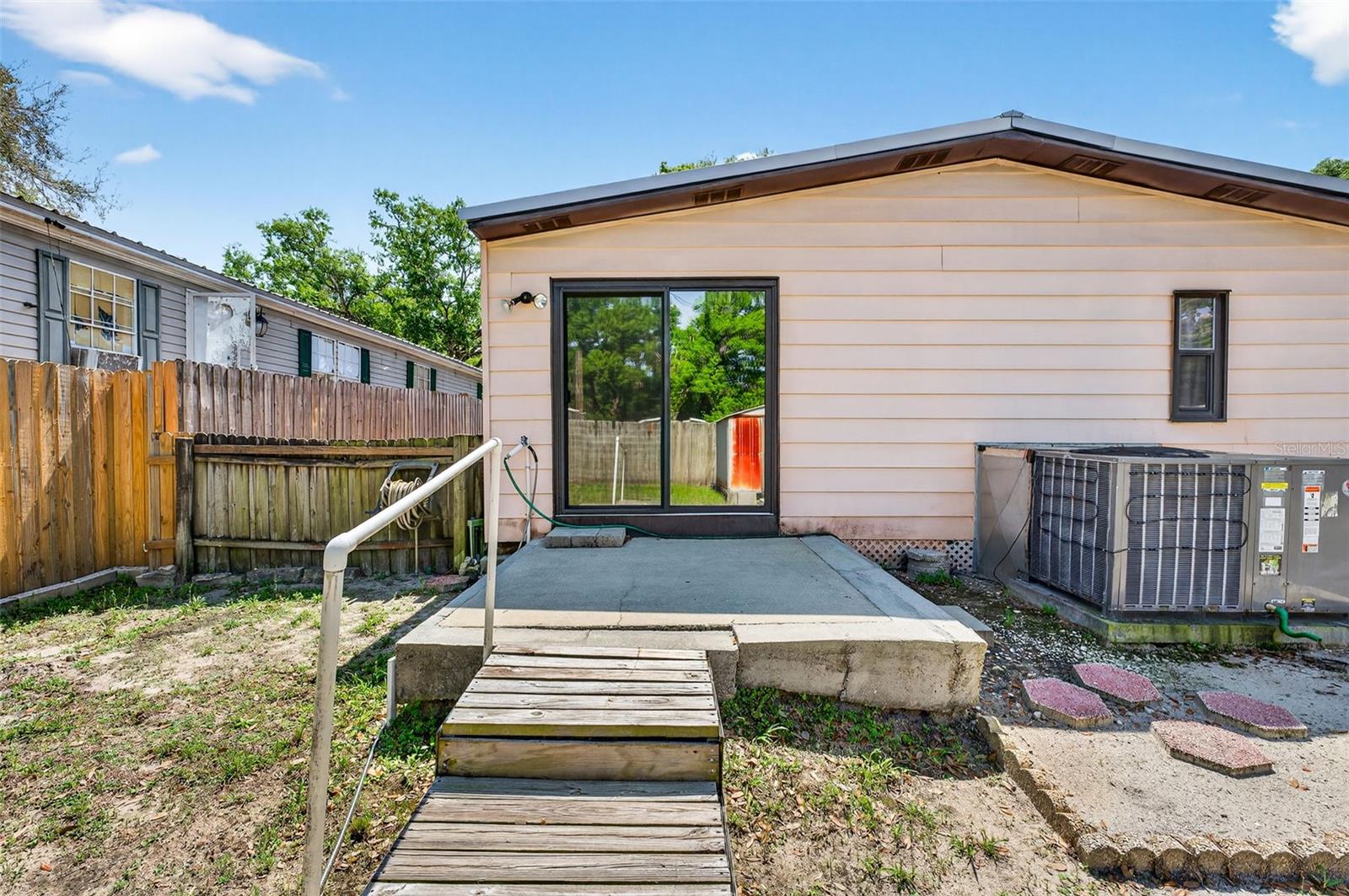 Image 14 of 19 For 10510 Bay Hills Circle