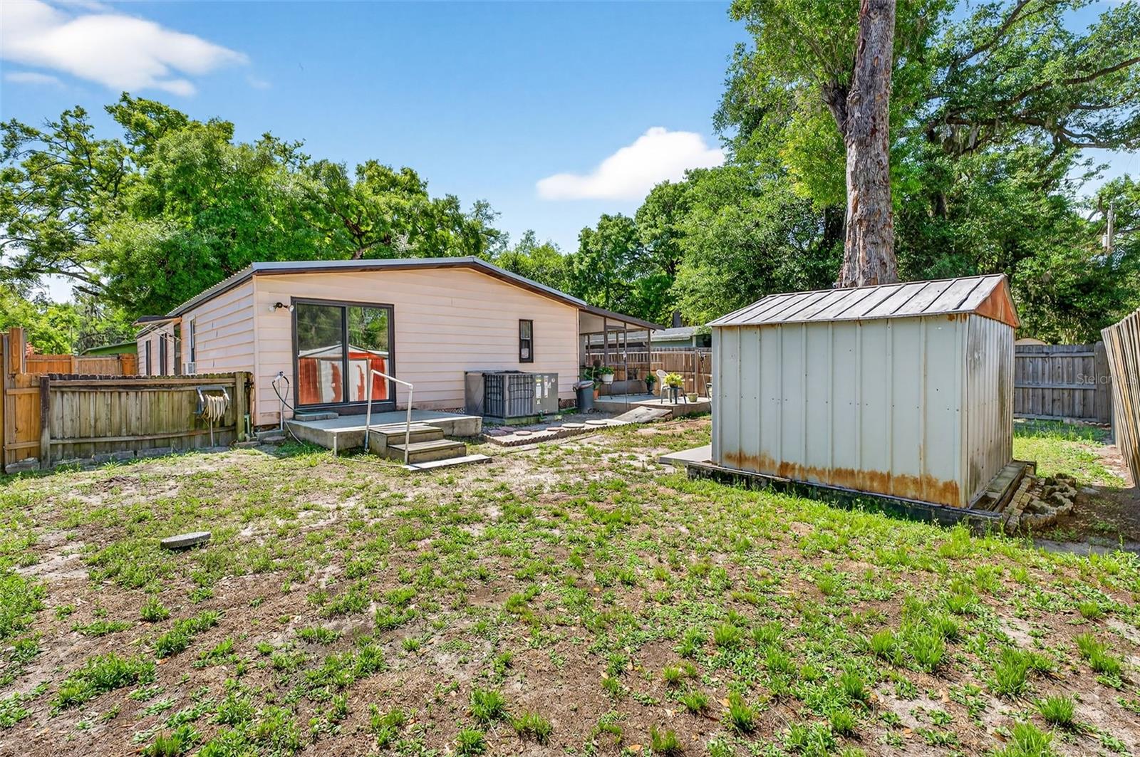 Image 17 of 19 For 10510 Bay Hills Circle