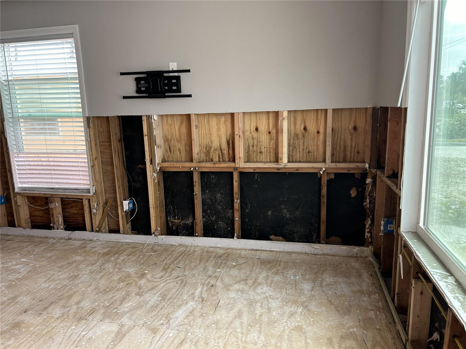 Image 10 of 41 For 14033 Palm Street