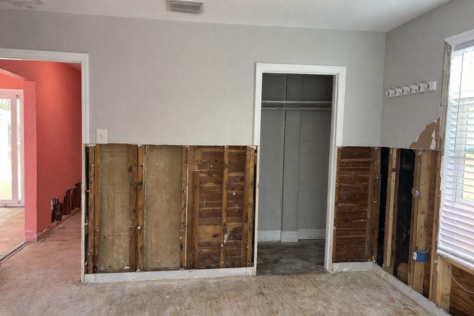 Image 12 of 41 For 14033 Palm Street