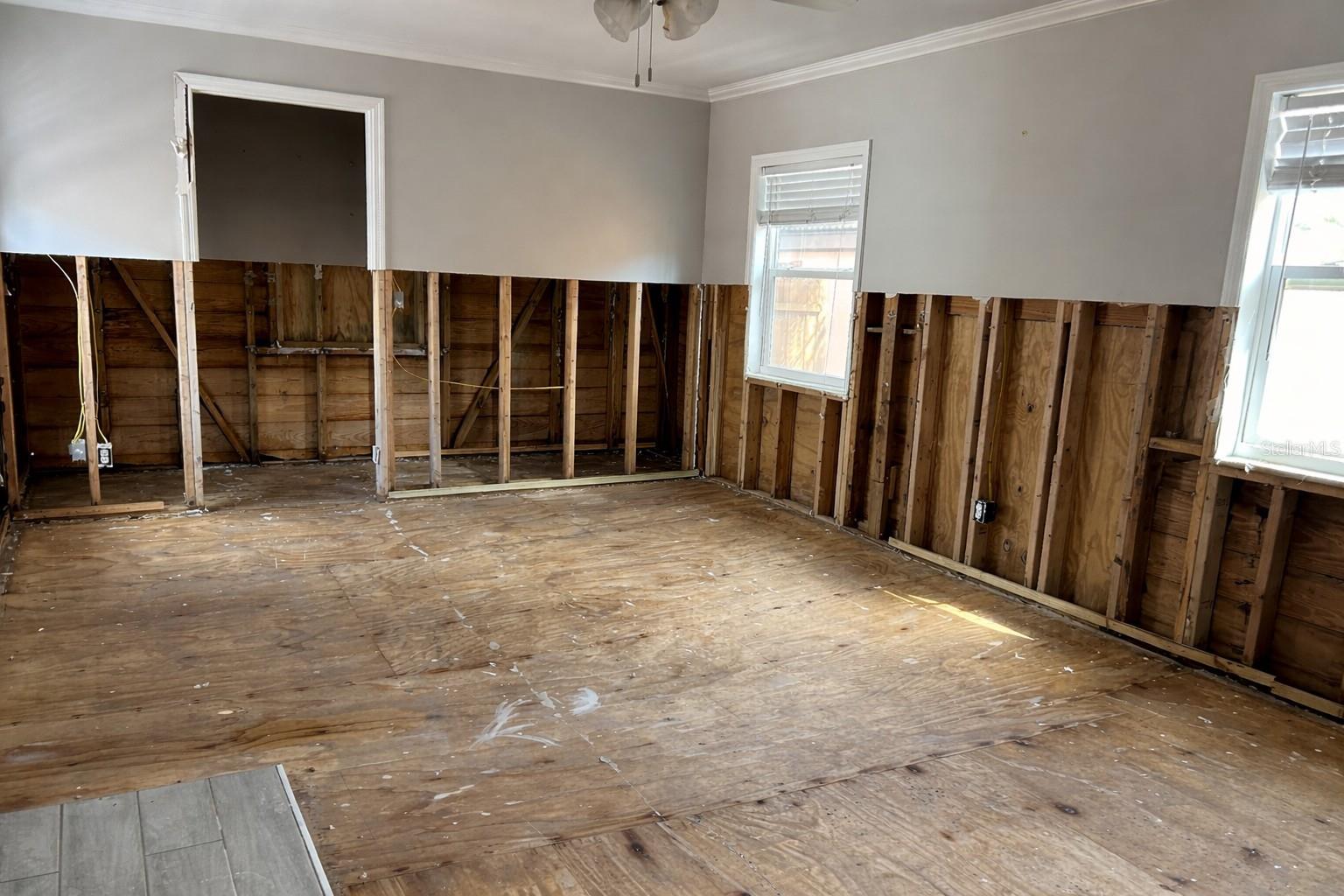 Image 16 of 41 For 14033 Palm Street