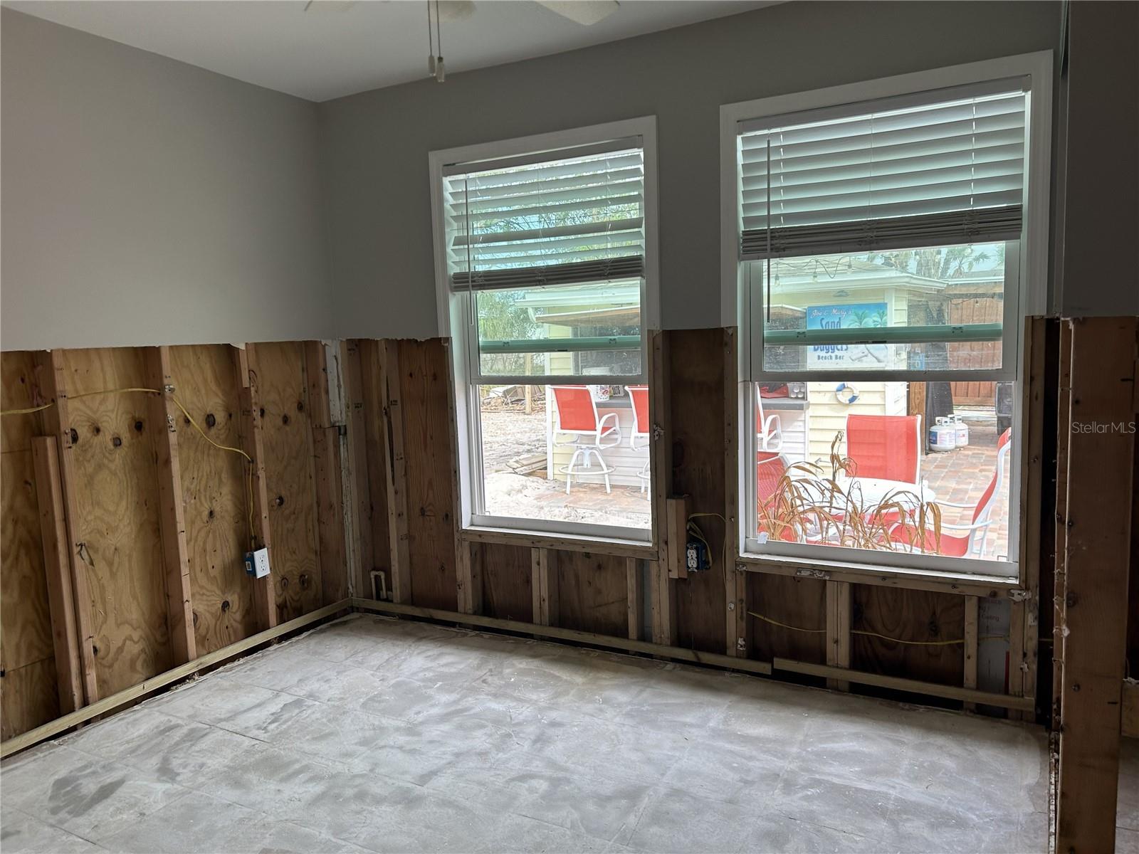 Image 19 of 41 For 14033 Palm Street