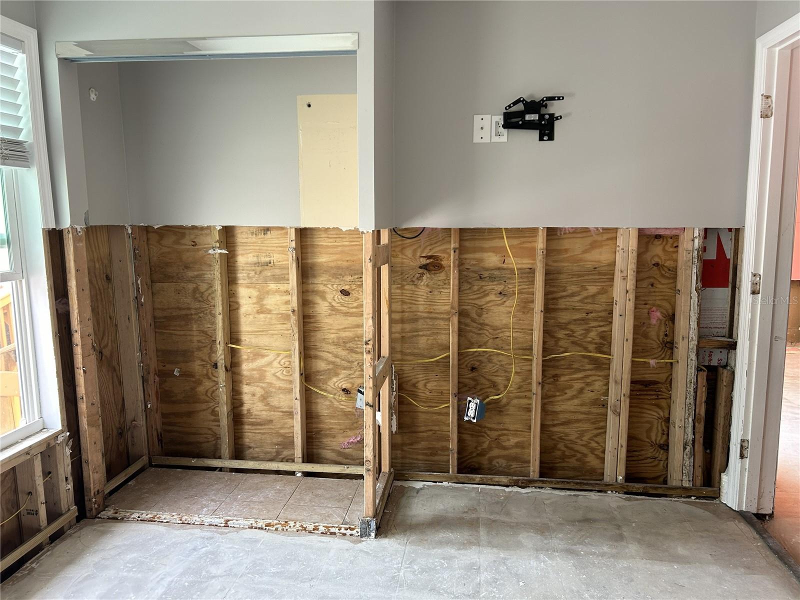 Image 20 of 41 For 14033 Palm Street