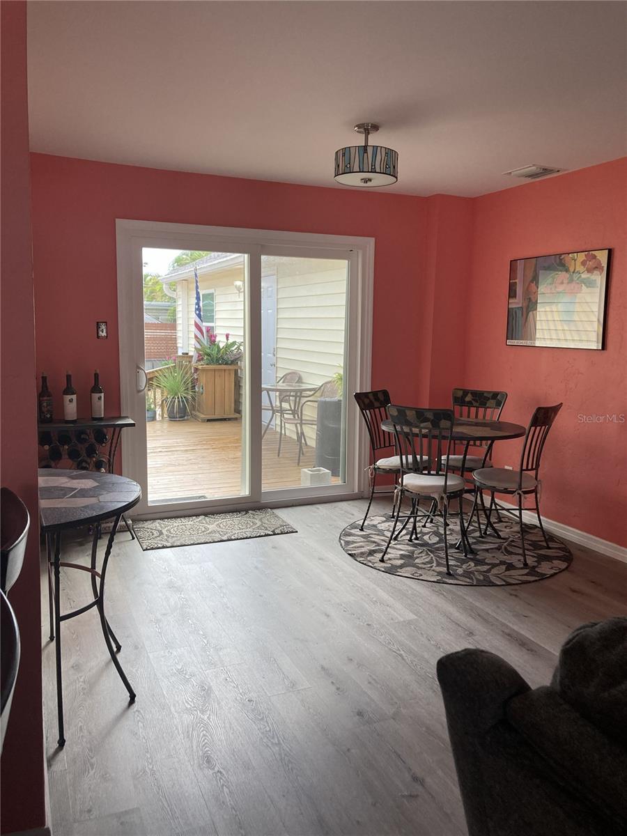 Image 24 of 41 For 14033 Palm Street