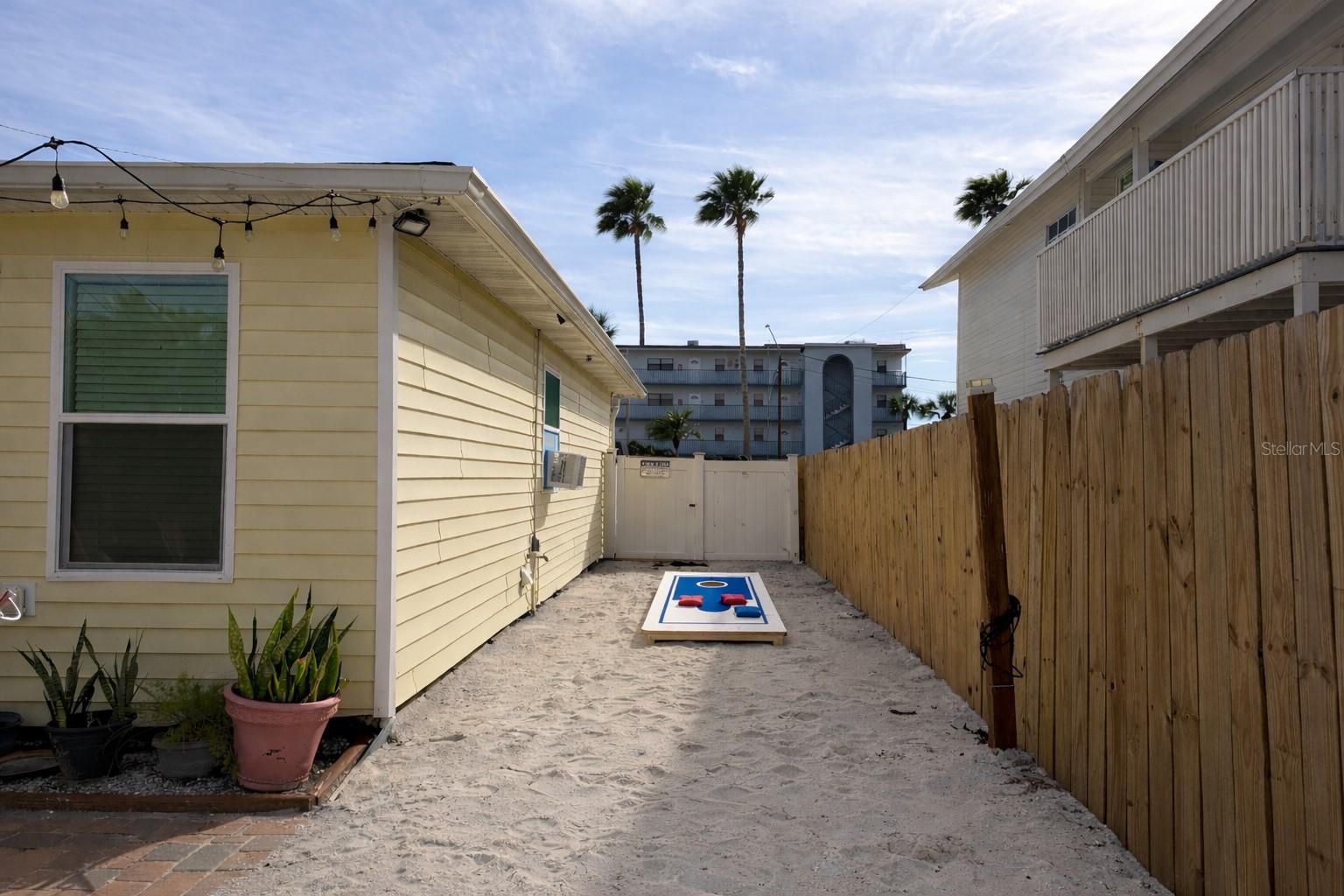 Image 41 of 41 For 14033 Palm Street