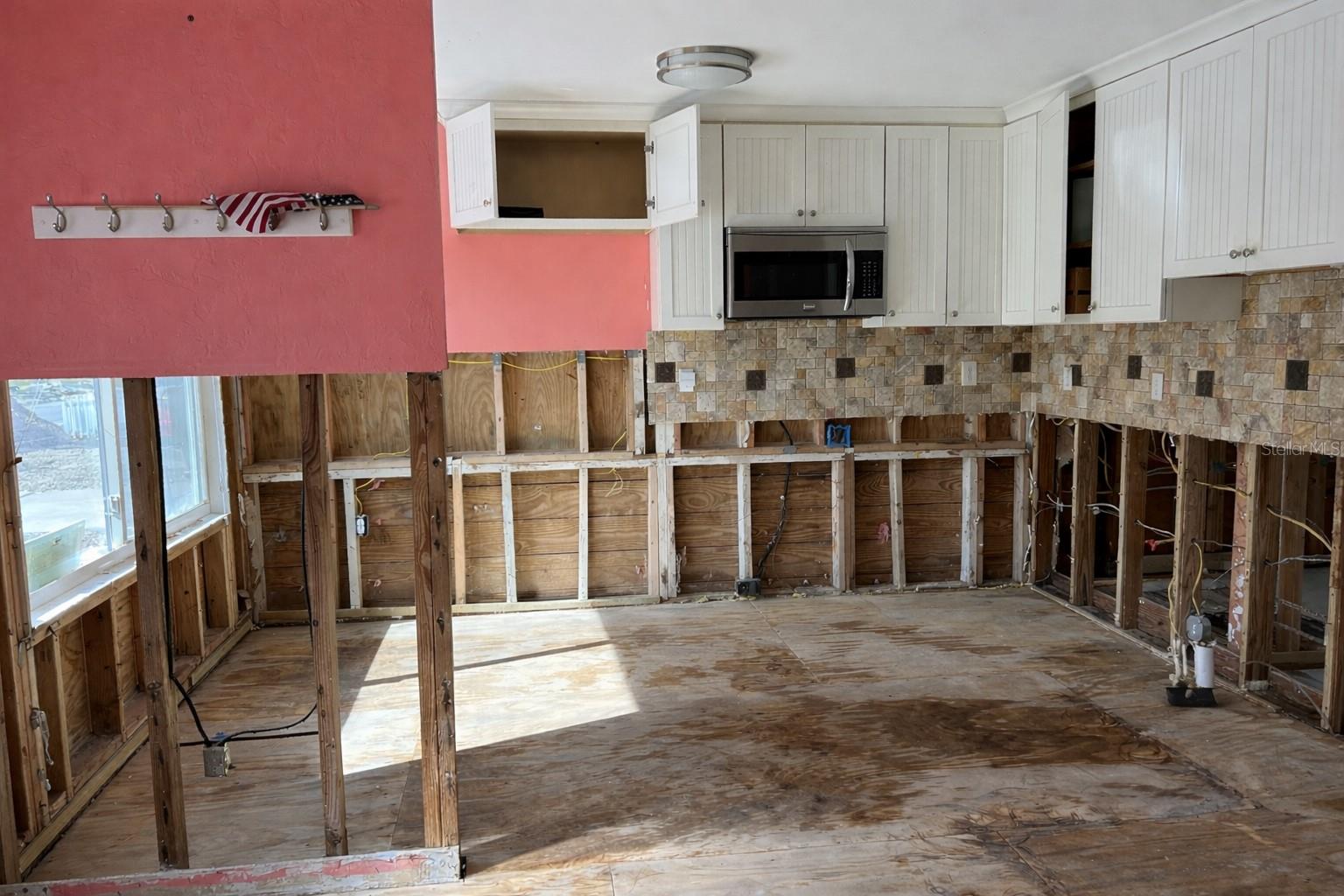 Image 5 of 41 For 14033 Palm Street