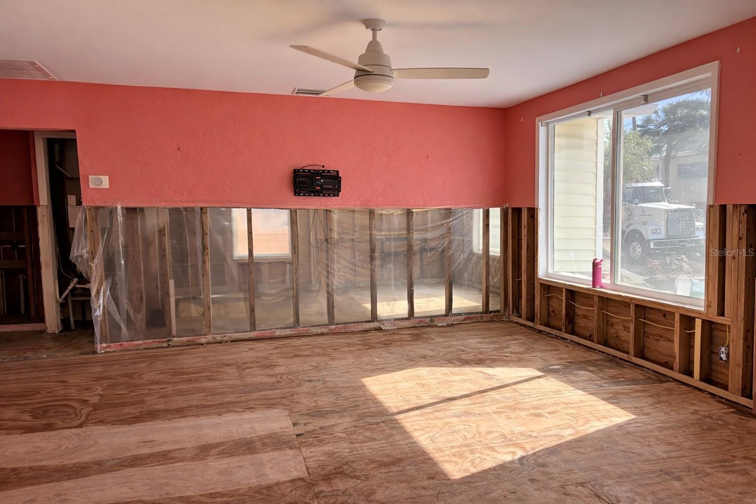 Image 6 of 41 For 14033 Palm Street