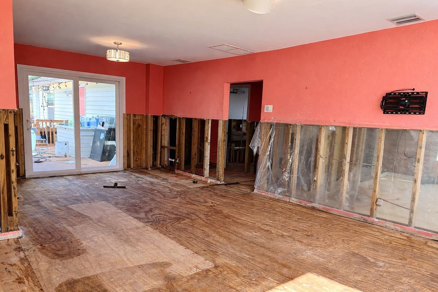 Image 7 of 41 For 14033 Palm Street