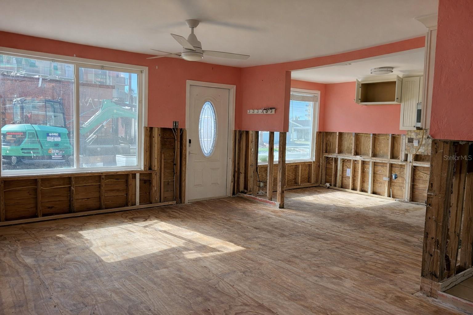 Image 8 of 41 For 14033 Palm Street