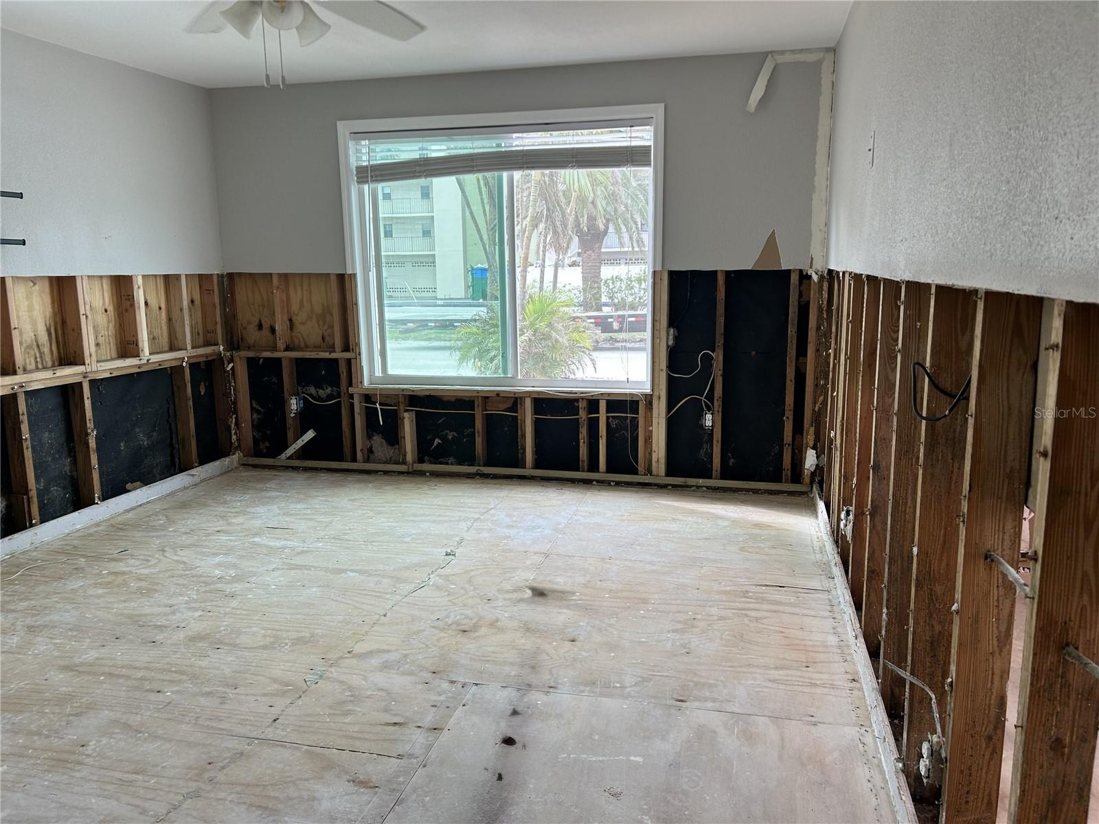 Image 9 of 41 For 14033 Palm Street