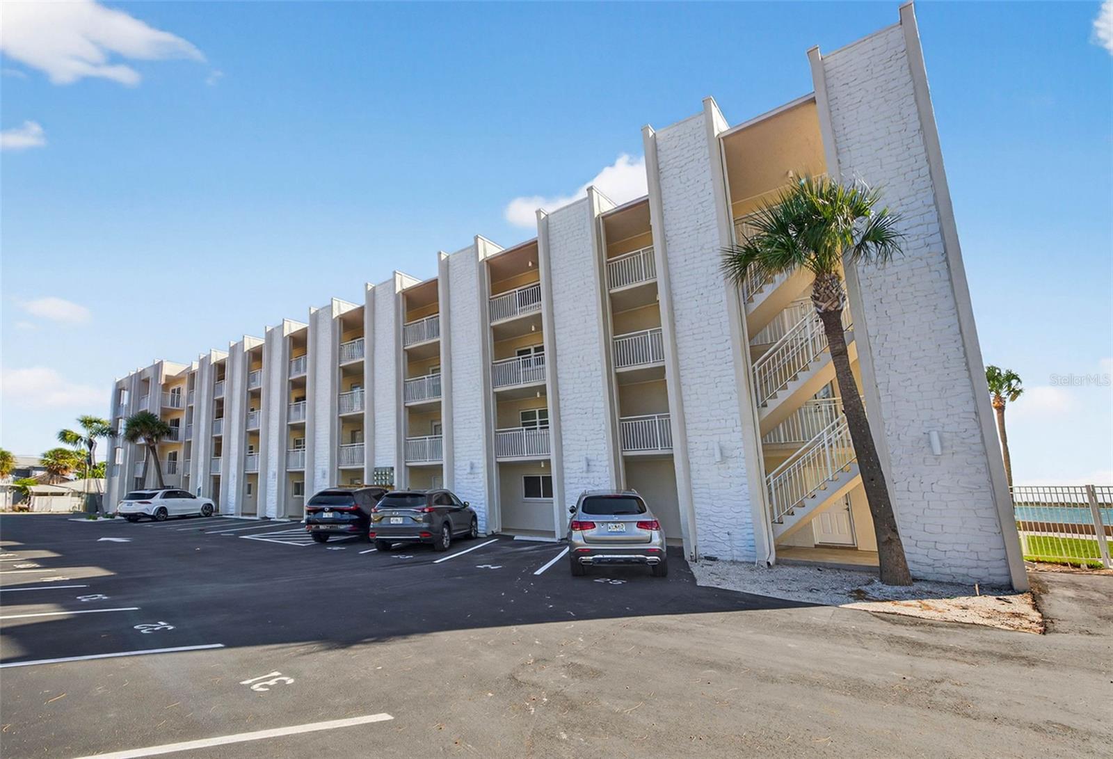 Image 2 of 38 For 200 1st Ave  107