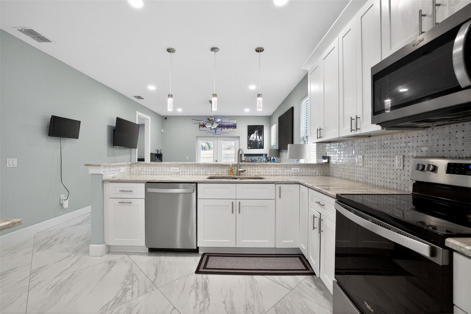 Image 12 of 38 For 711 28th Avenue S