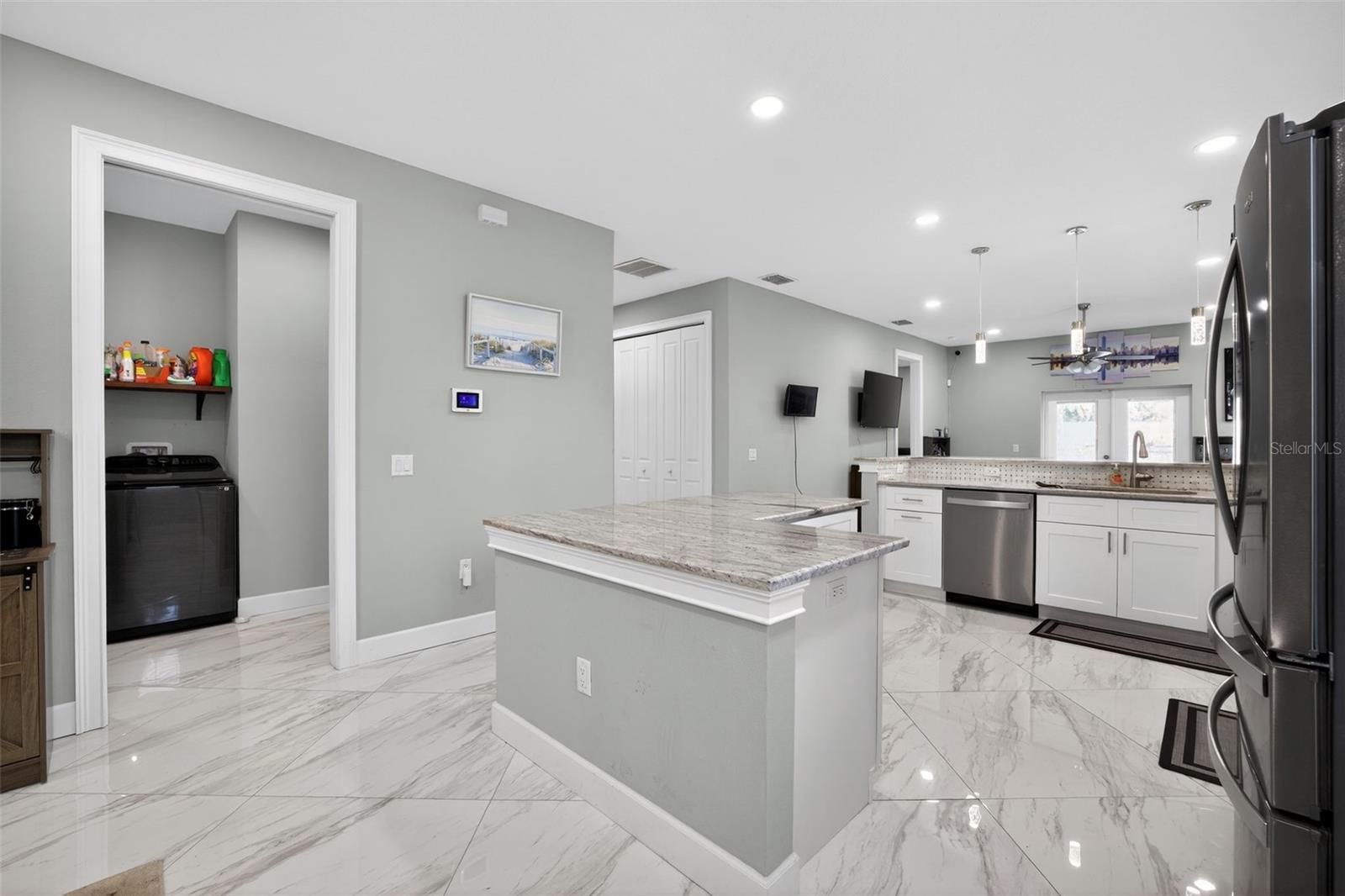 Image 14 of 38 For 711 28th Avenue S