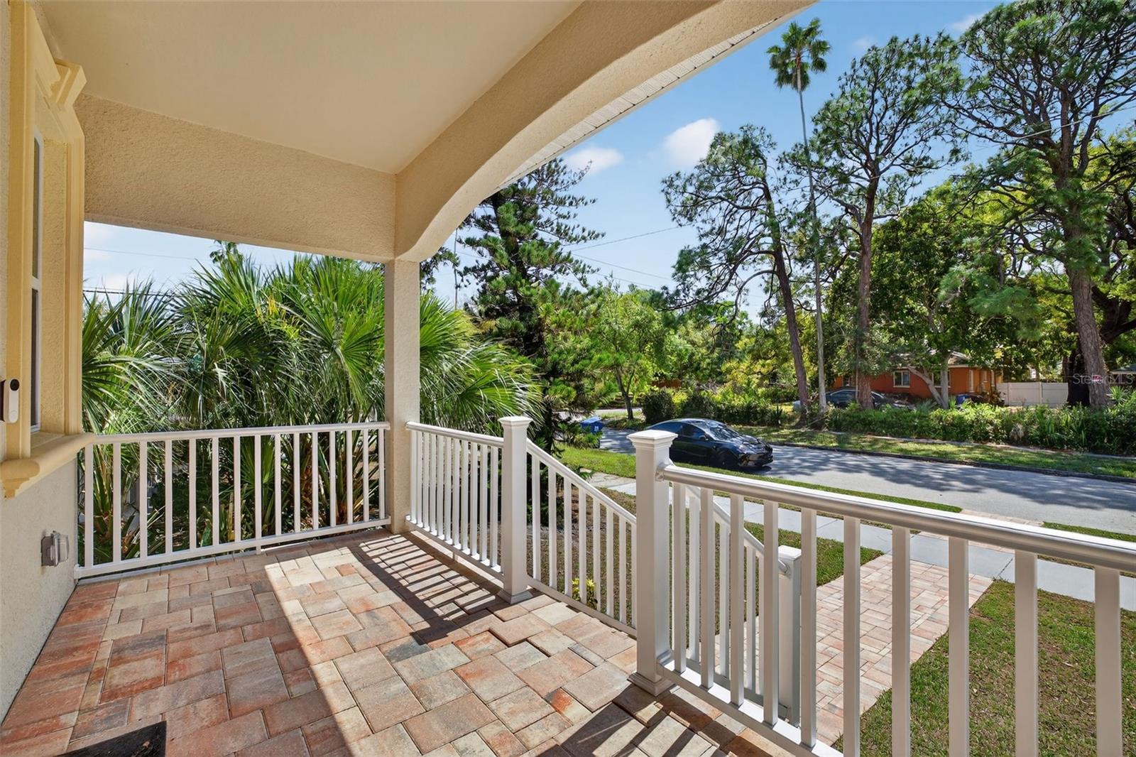 Image 3 of 38 For 711 28th Avenue S