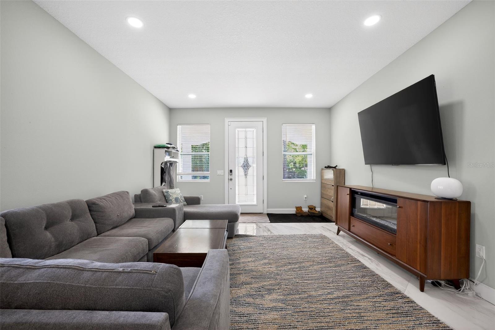 Image 4 of 38 For 711 28th Avenue S