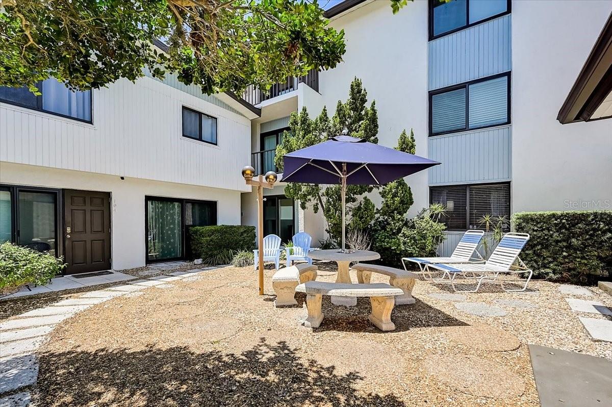 Image 3 of 23 For 722 Blvd Of The Presidents  105