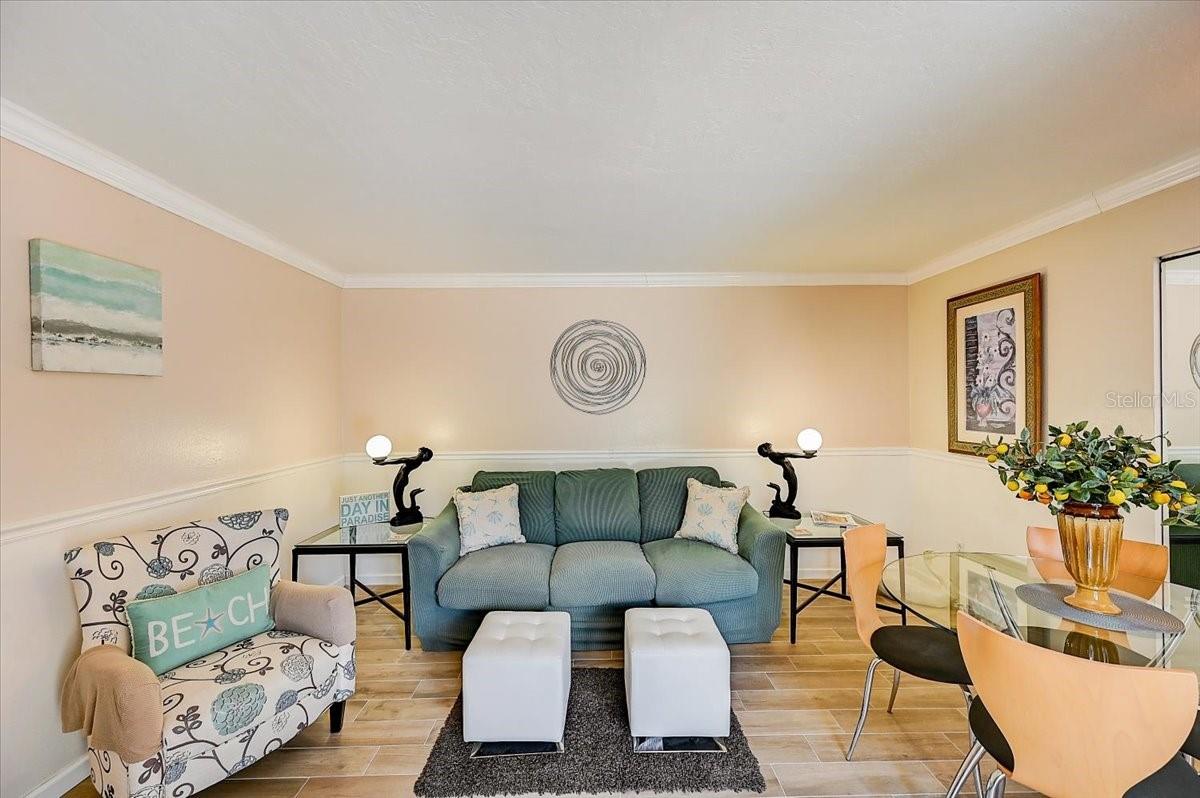 Image 5 of 23 For 722 Blvd Of The Presidents  105