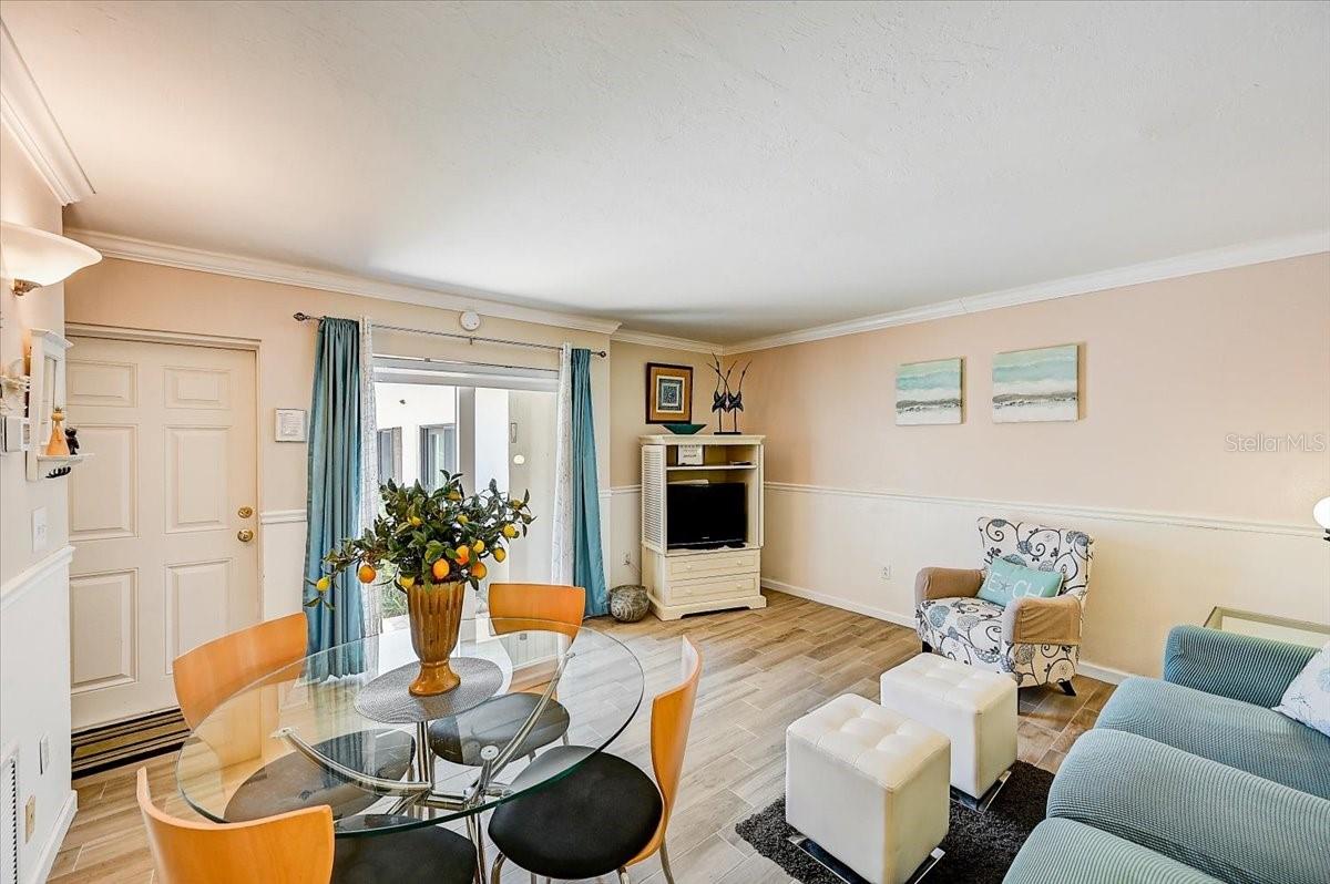 Image 7 of 23 For 722 Blvd Of The Presidents  105