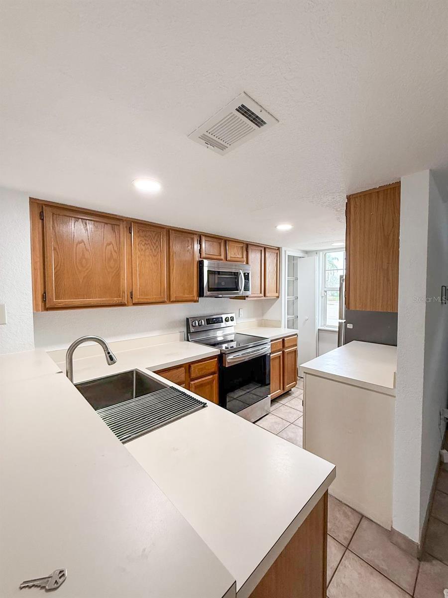 Image 7 of 37 For 7522 Hollowell Drive