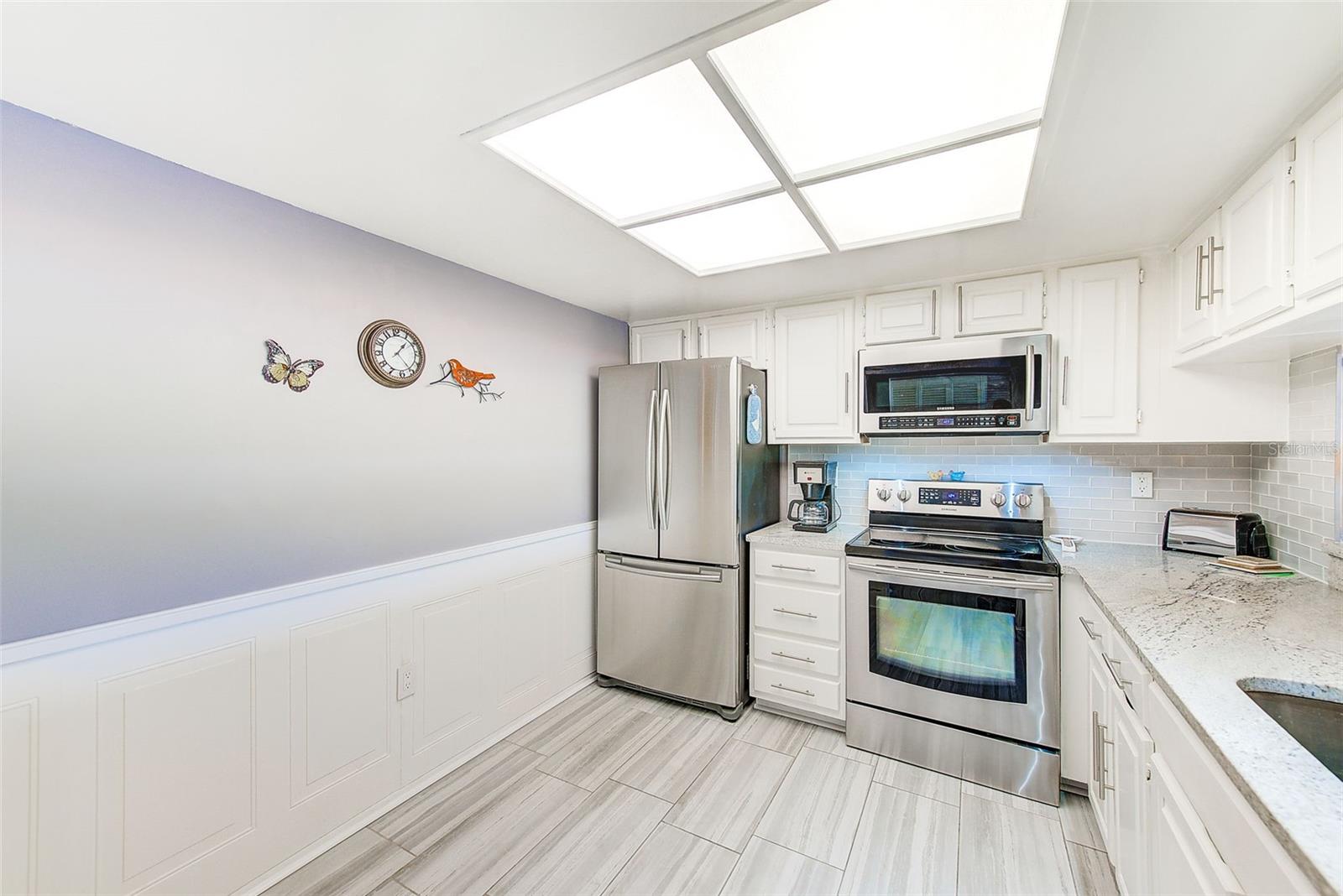 Image 11 of 26 For 2593 Countryside Boulevard 7206