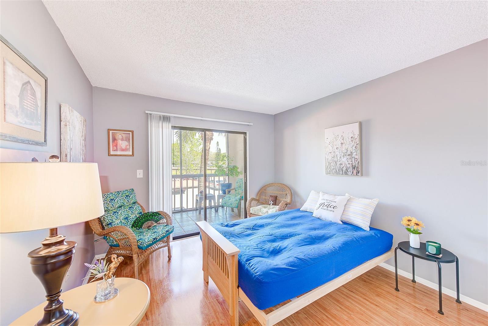 Image 21 of 26 For 2593 Countryside Boulevard 7206