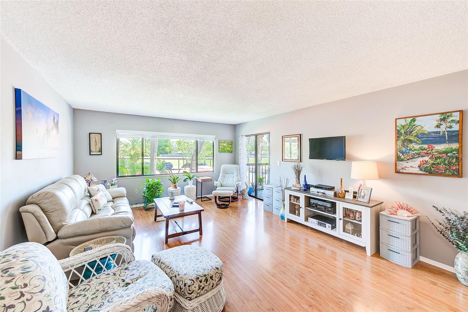 Image 6 of 26 For 2593 Countryside Boulevard 7206