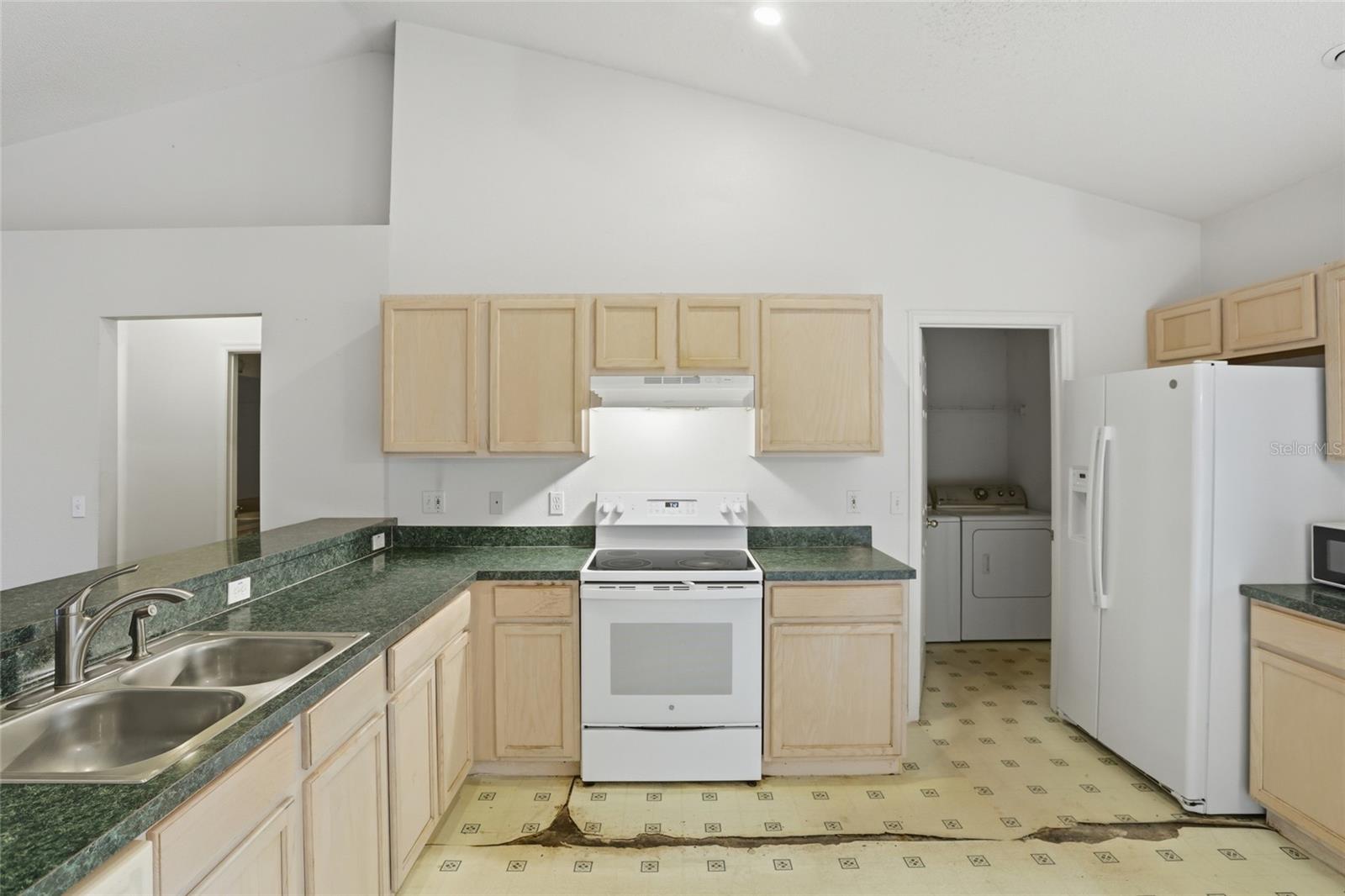 Image 21 of 37 For 2232 Archer Boulevard