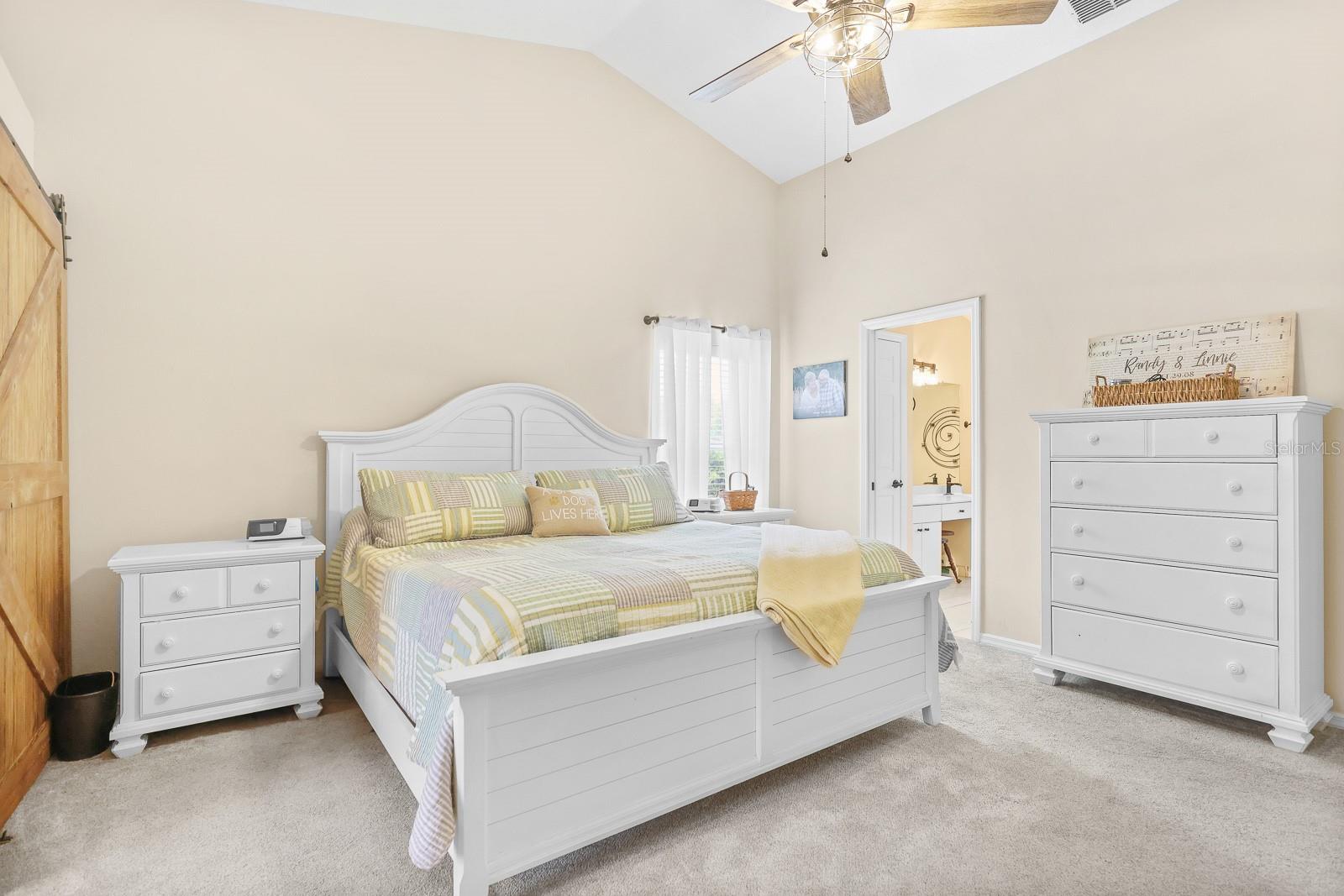 Listing photo id 13 for 3202 Kilmer Drive