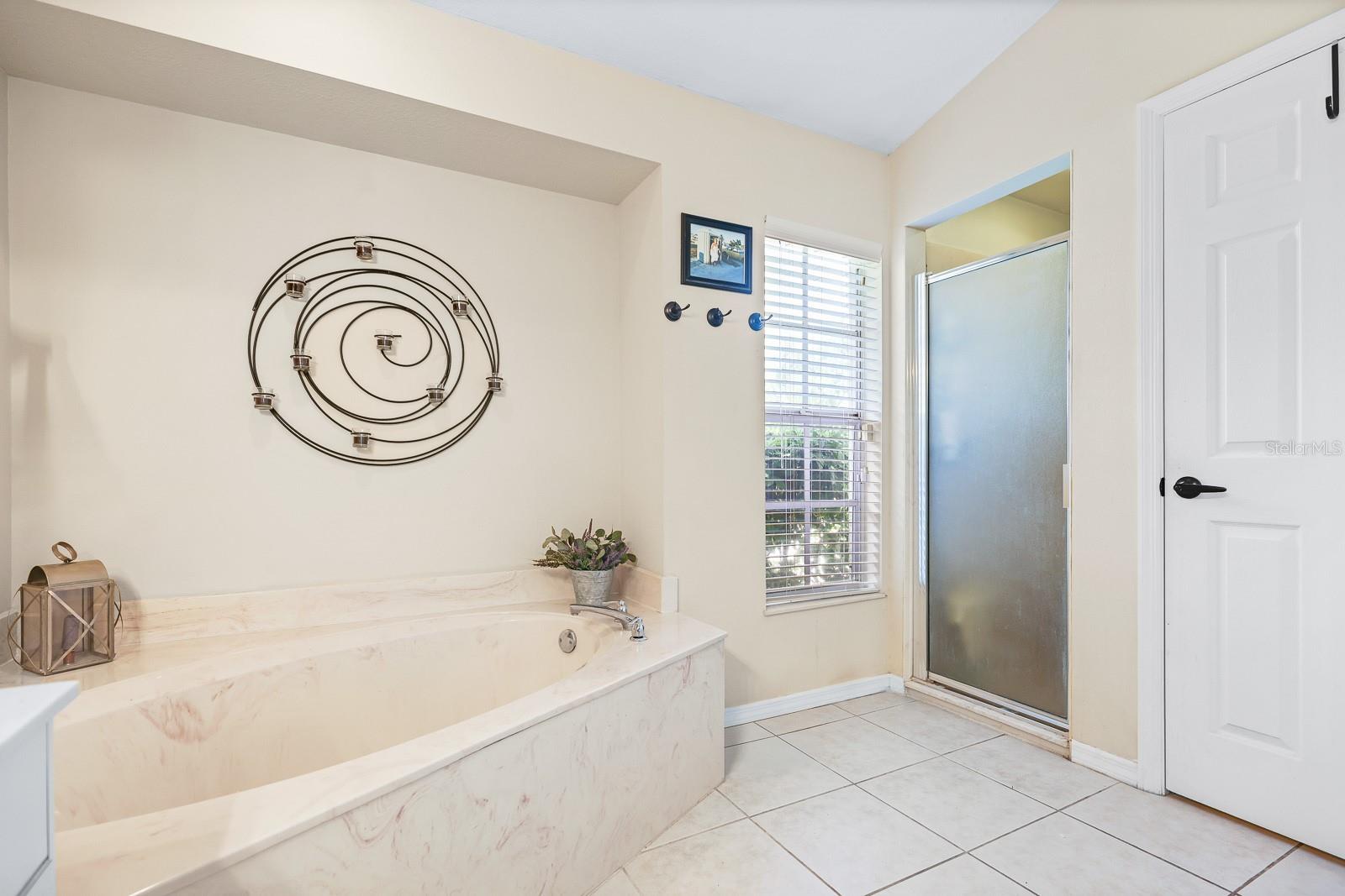 Listing photo id 16 for 3202 Kilmer Drive