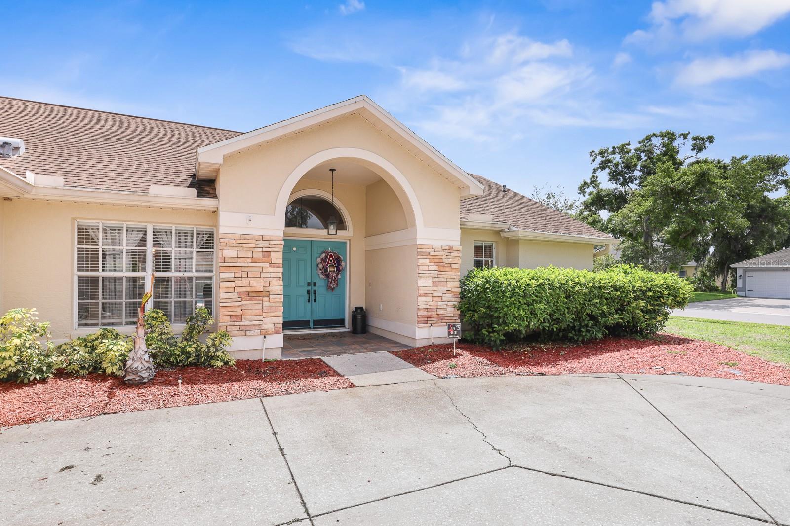 Listing photo id 0 for 3202 Kilmer Drive