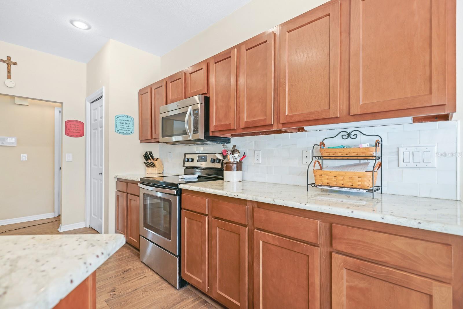 Listing photo id 7 for 3202 Kilmer Drive