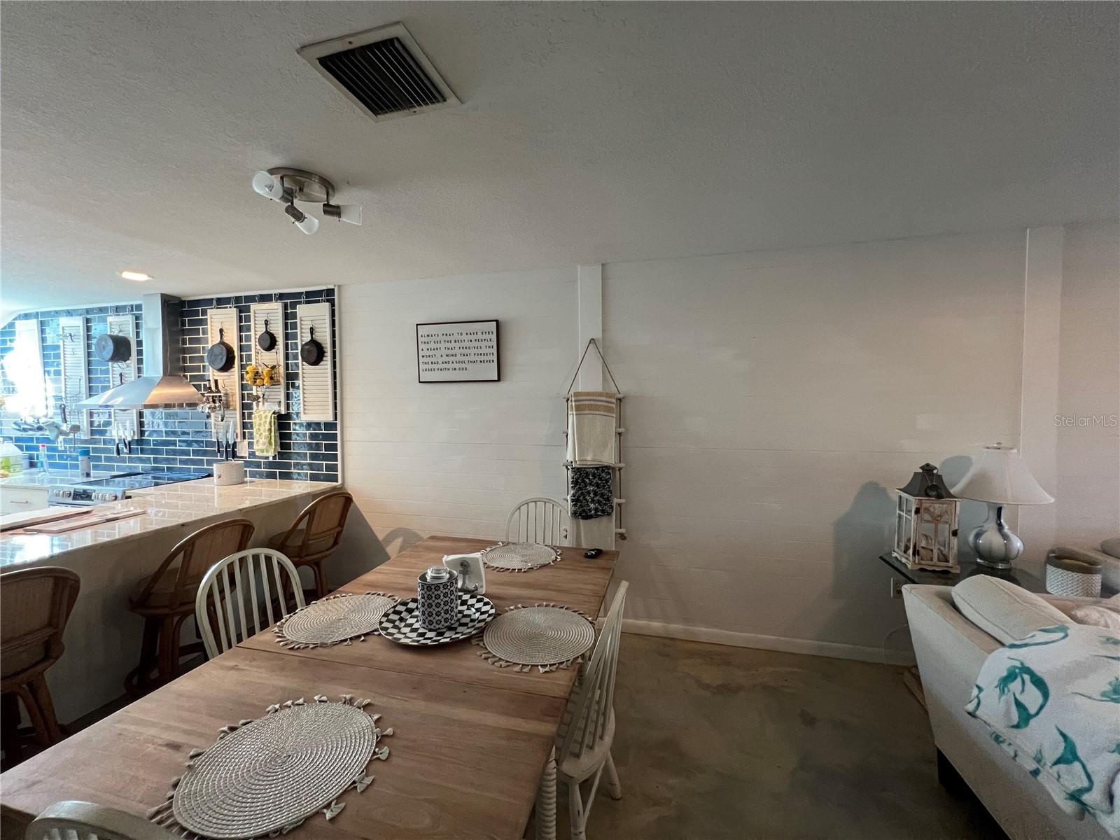 Image 13 of 58 For 1500 Sunset Road C4