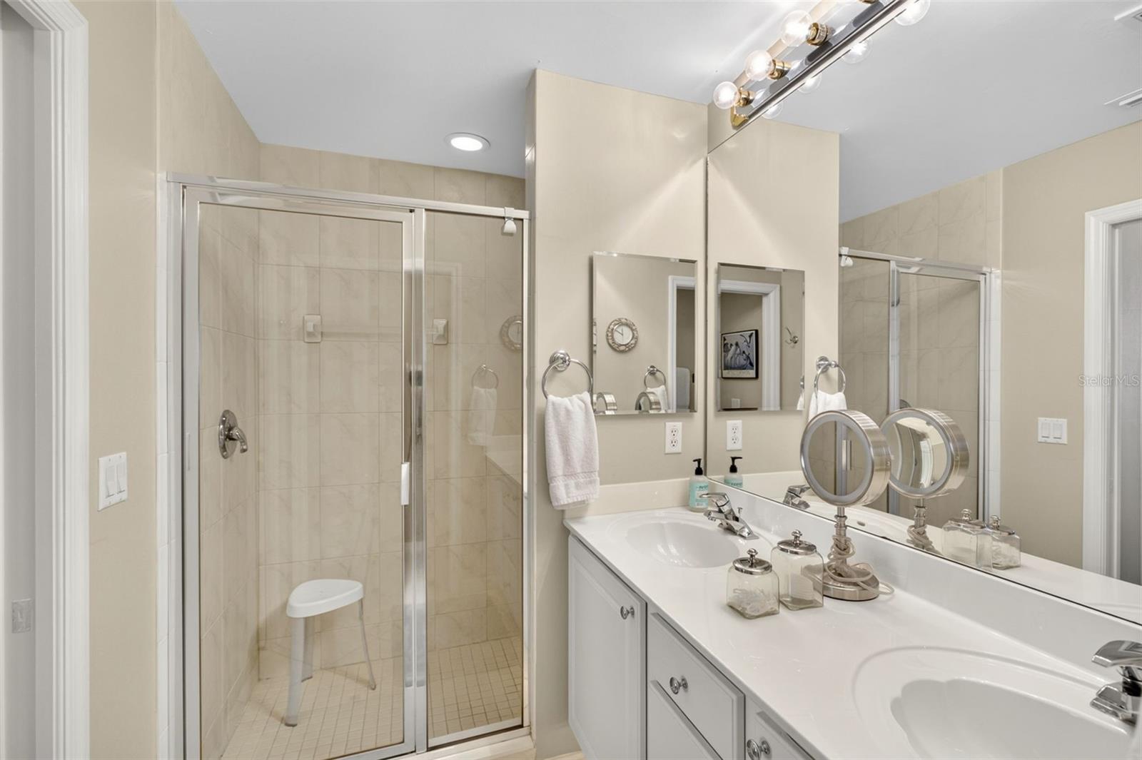 Image 18 of 41 For 8500 Legends Boulevard 305