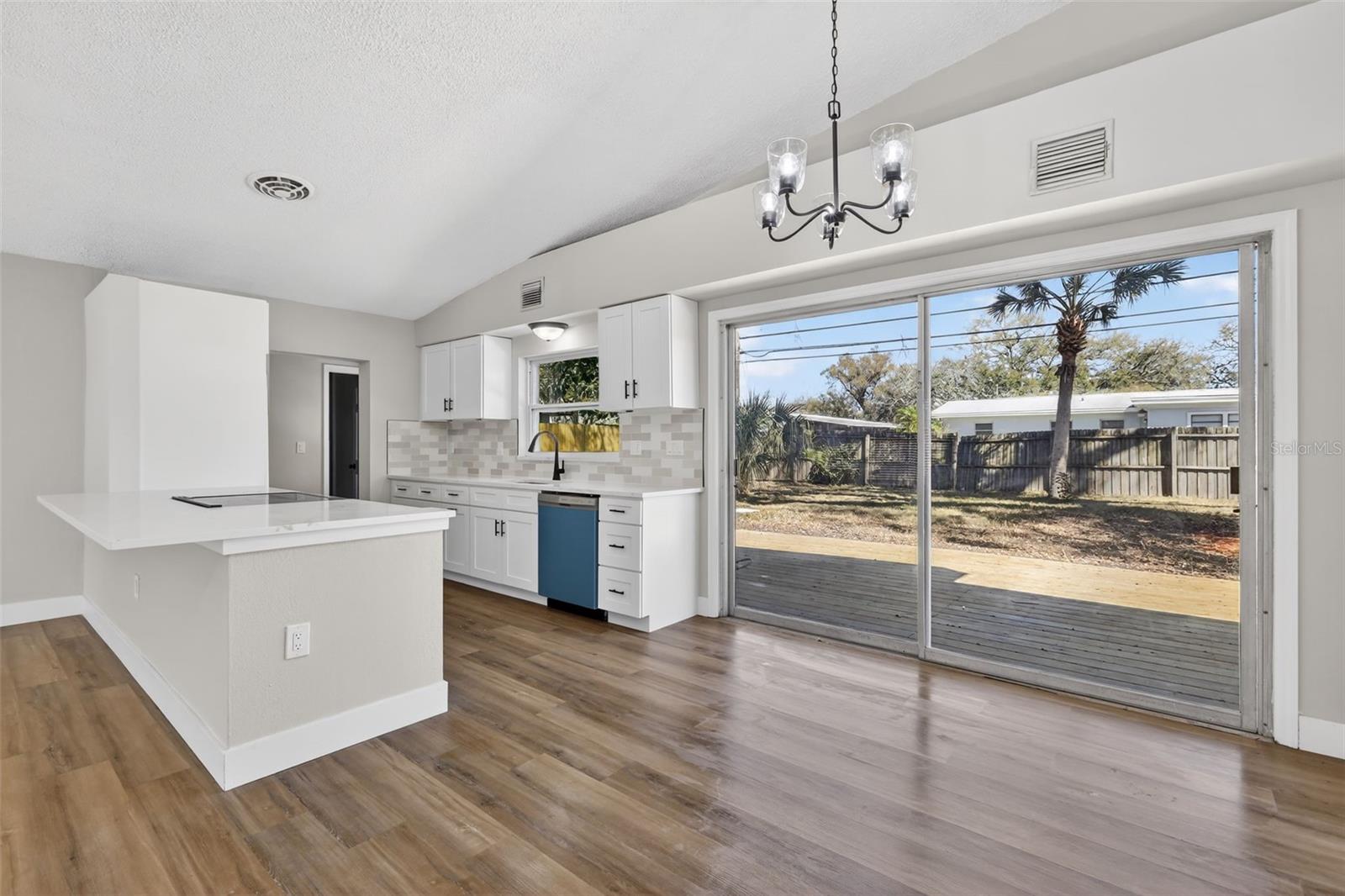 Image 11 of 43 For 1321 Murray Avenue