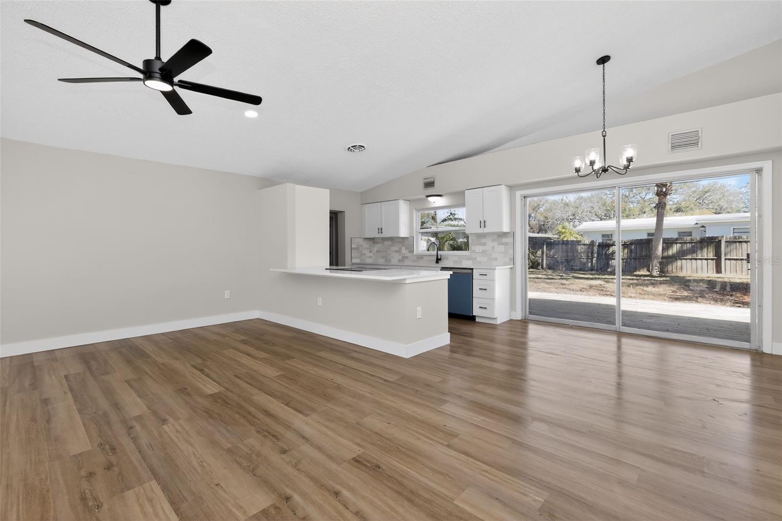 Image 15 of 43 For 1321 Murray Avenue