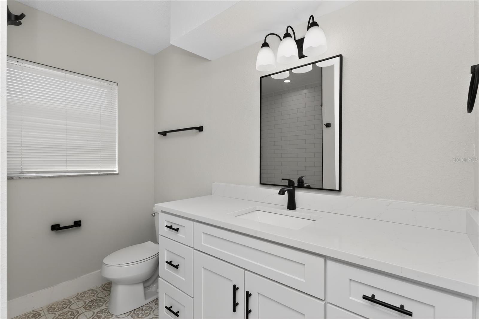 Image 18 of 43 For 1321 Murray Avenue