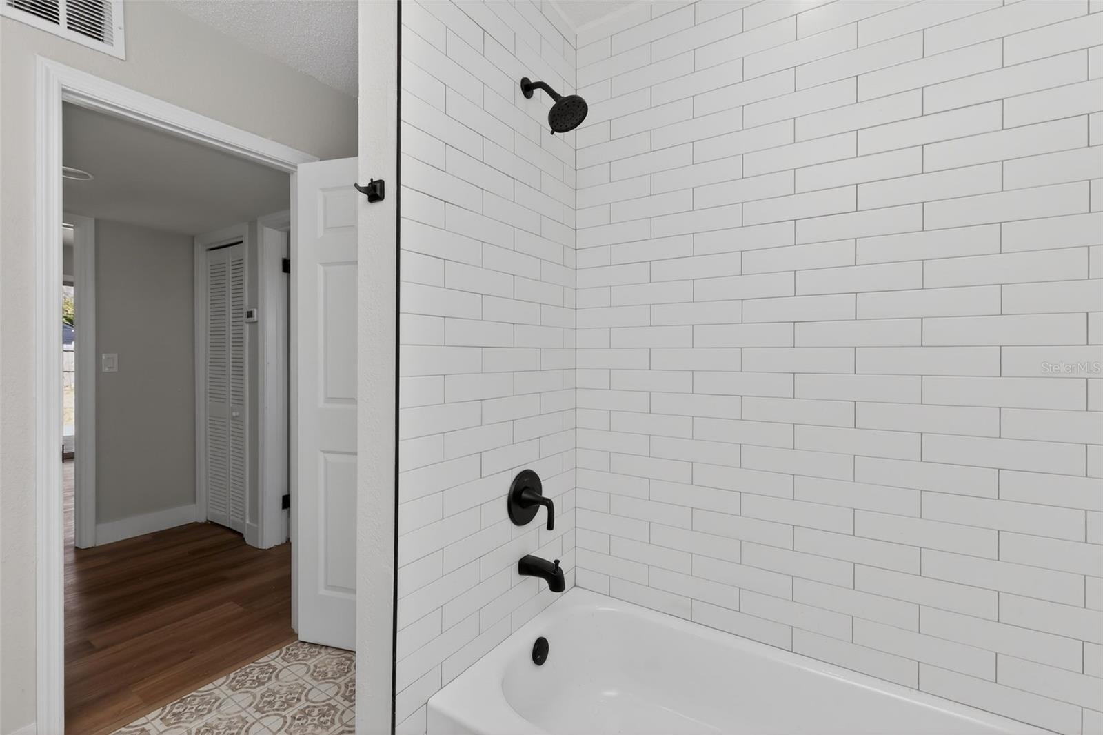 Image 19 of 43 For 1321 Murray Avenue