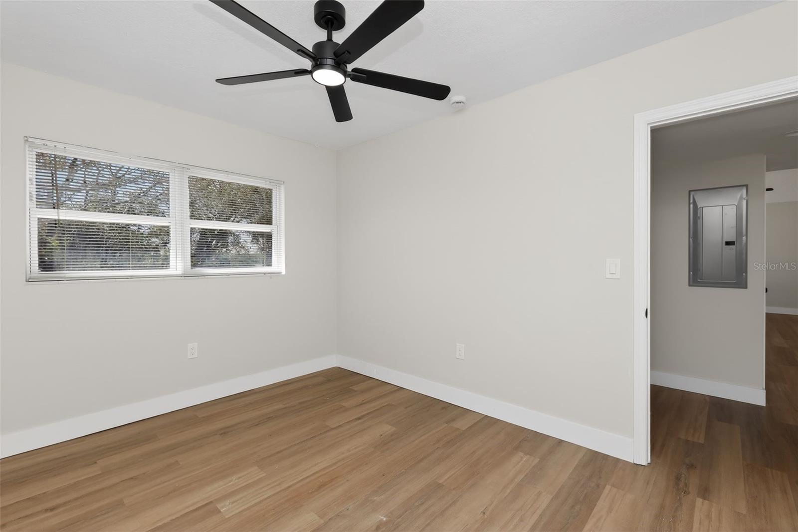 Image 22 of 43 For 1321 Murray Avenue