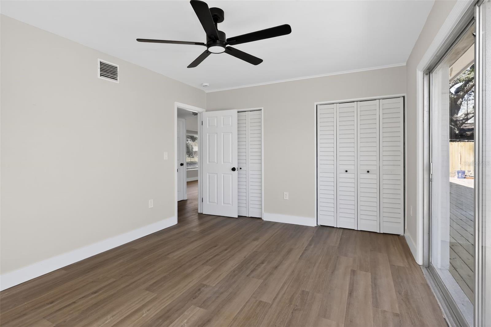 Image 25 of 43 For 1321 Murray Avenue