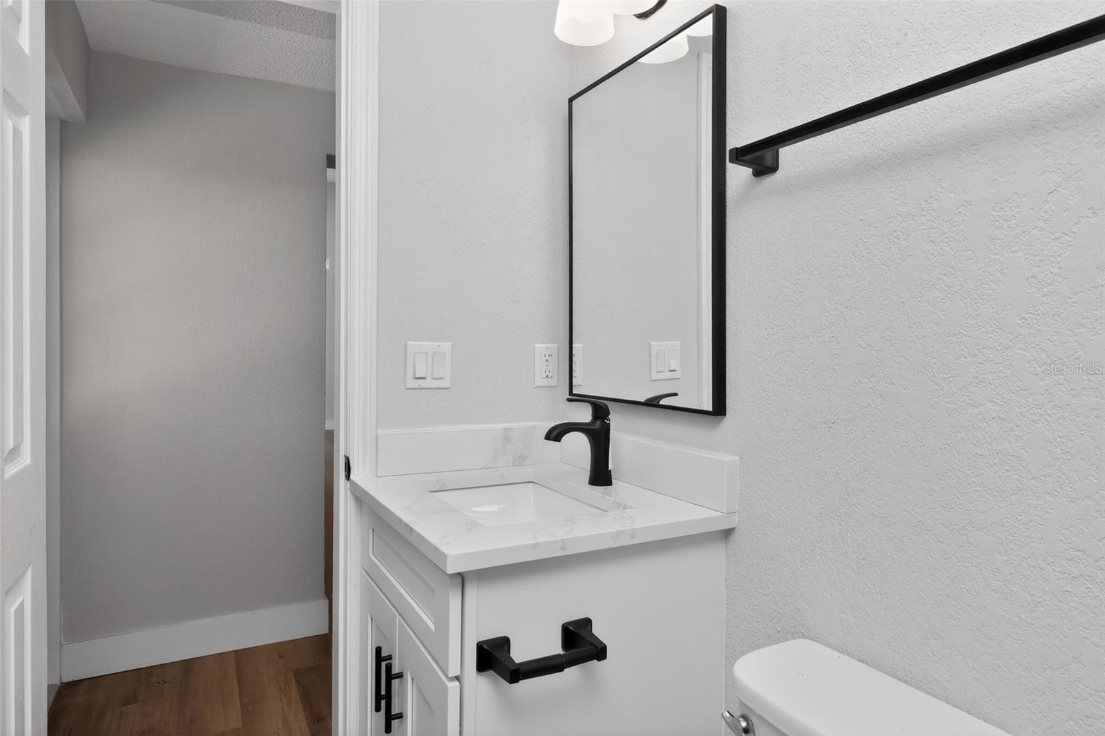 Image 29 of 43 For 1321 Murray Avenue