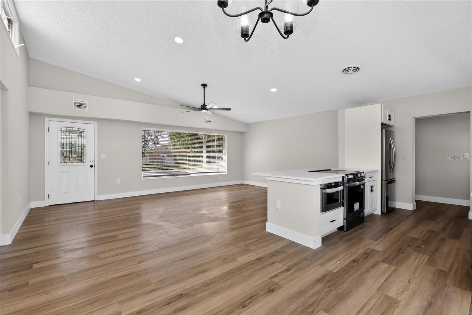 Image 4 of 43 For 1321 Murray Avenue