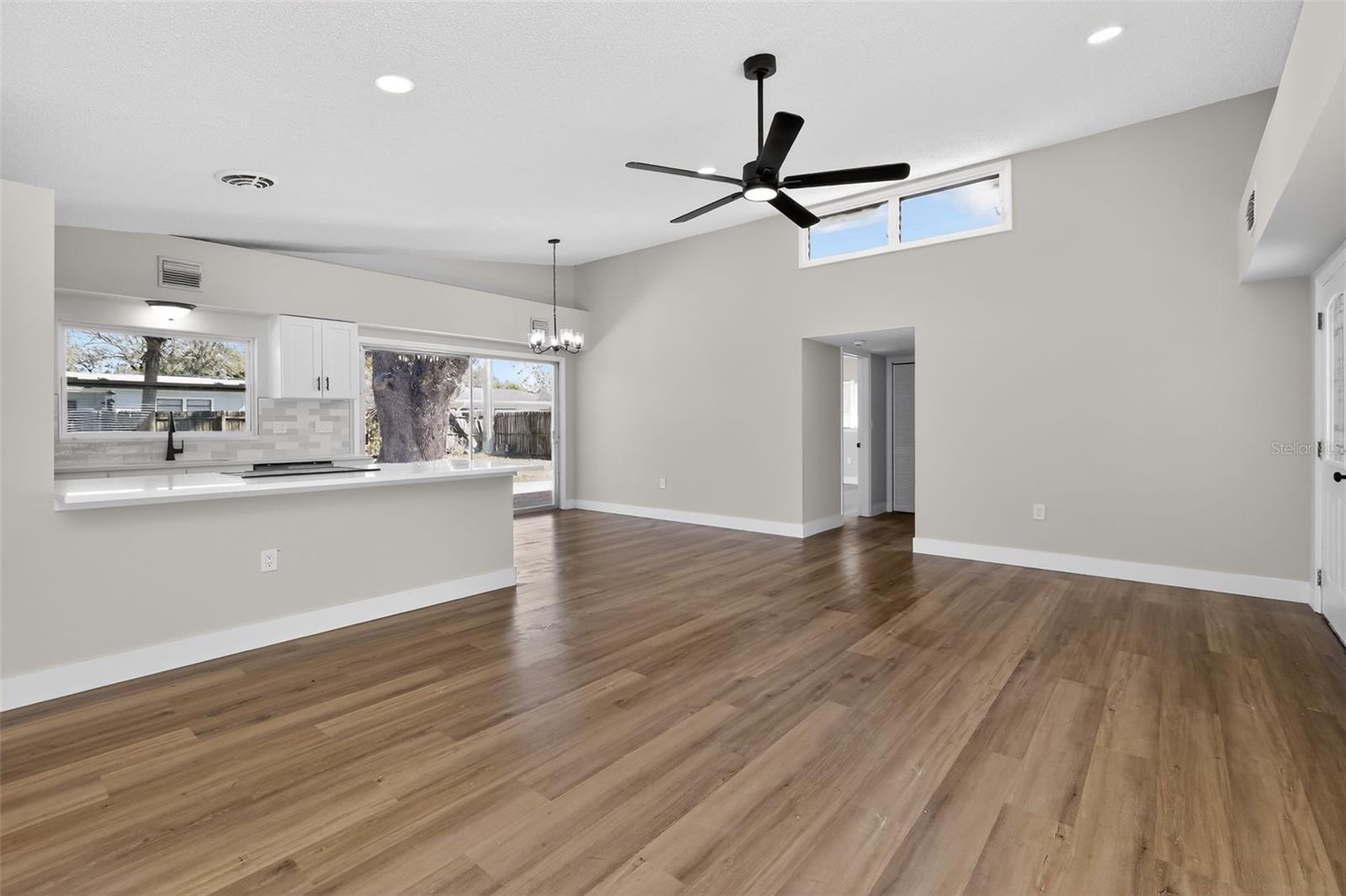 Image 5 of 43 For 1321 Murray Avenue