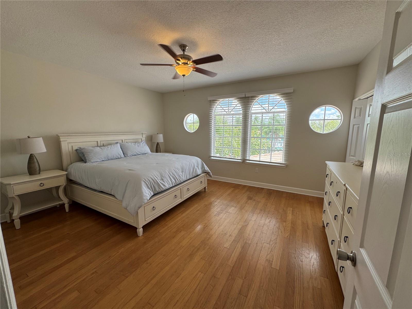 Image 12 of 31 For 1806 Lago Vista Boulevard