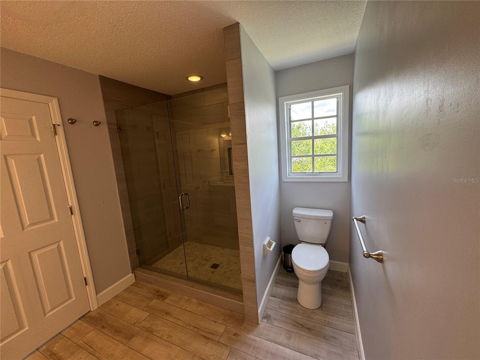 Image 17 of 31 For 1806 Lago Vista Boulevard