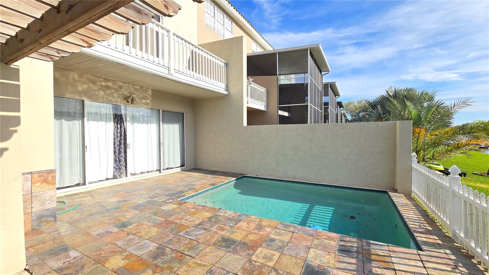 Image 21 of 31 For 1806 Lago Vista Boulevard