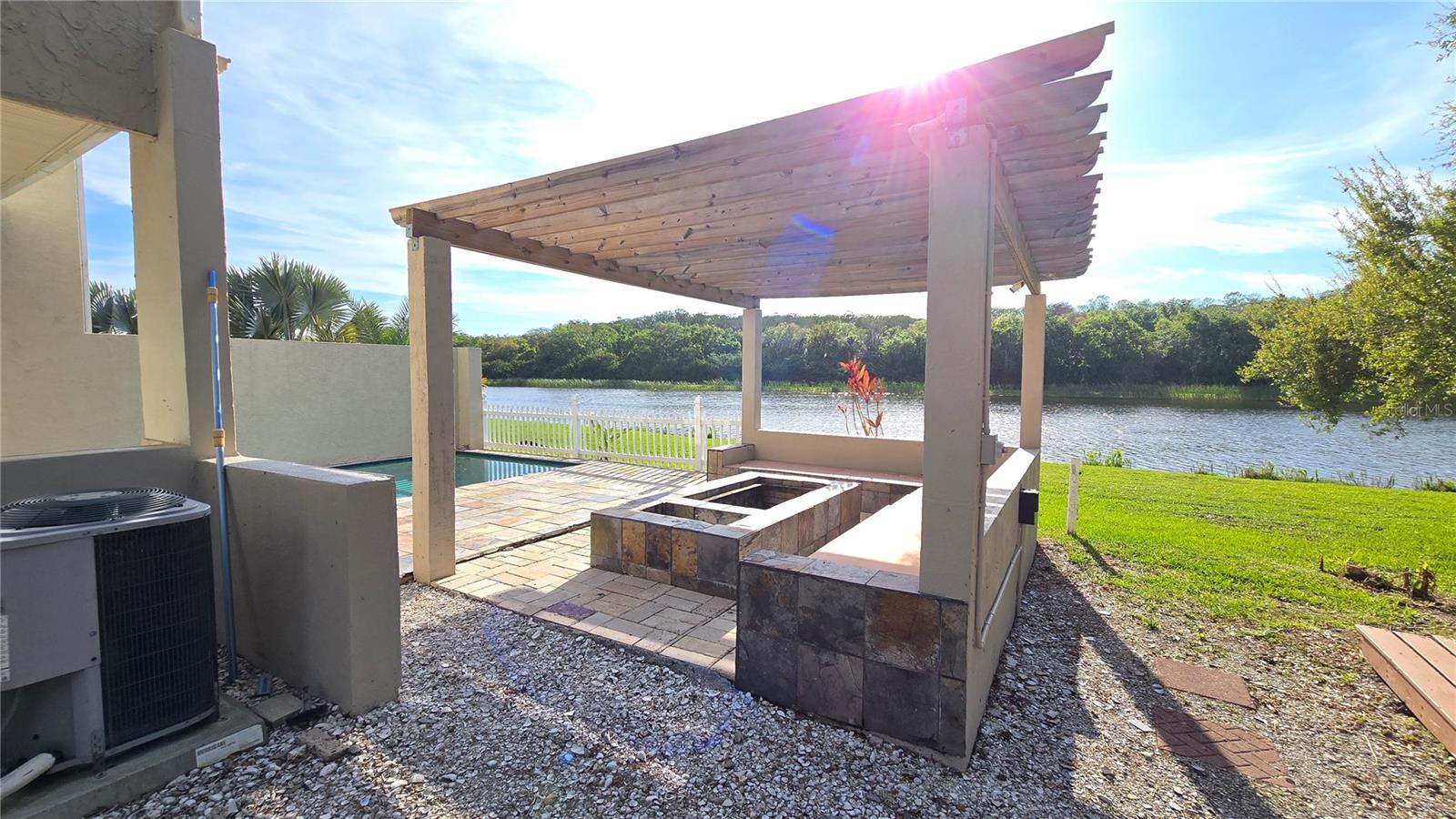 Image 23 of 31 For 1806 Lago Vista Boulevard