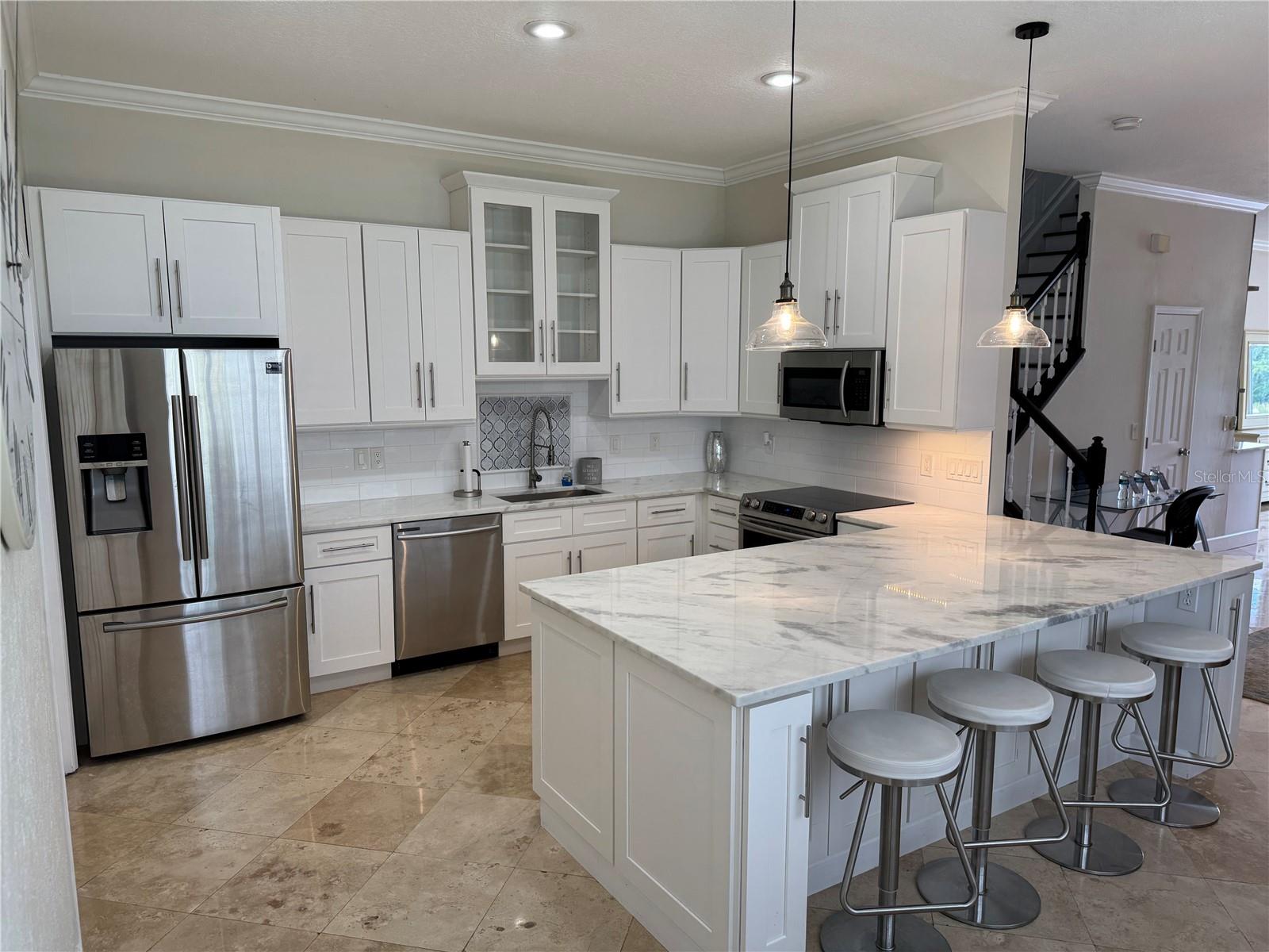 Image 3 of 31 For 1806 Lago Vista Boulevard