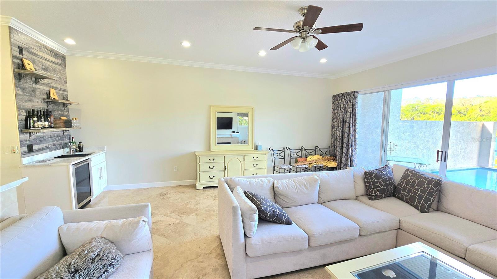 Image 4 of 31 For 1806 Lago Vista Boulevard