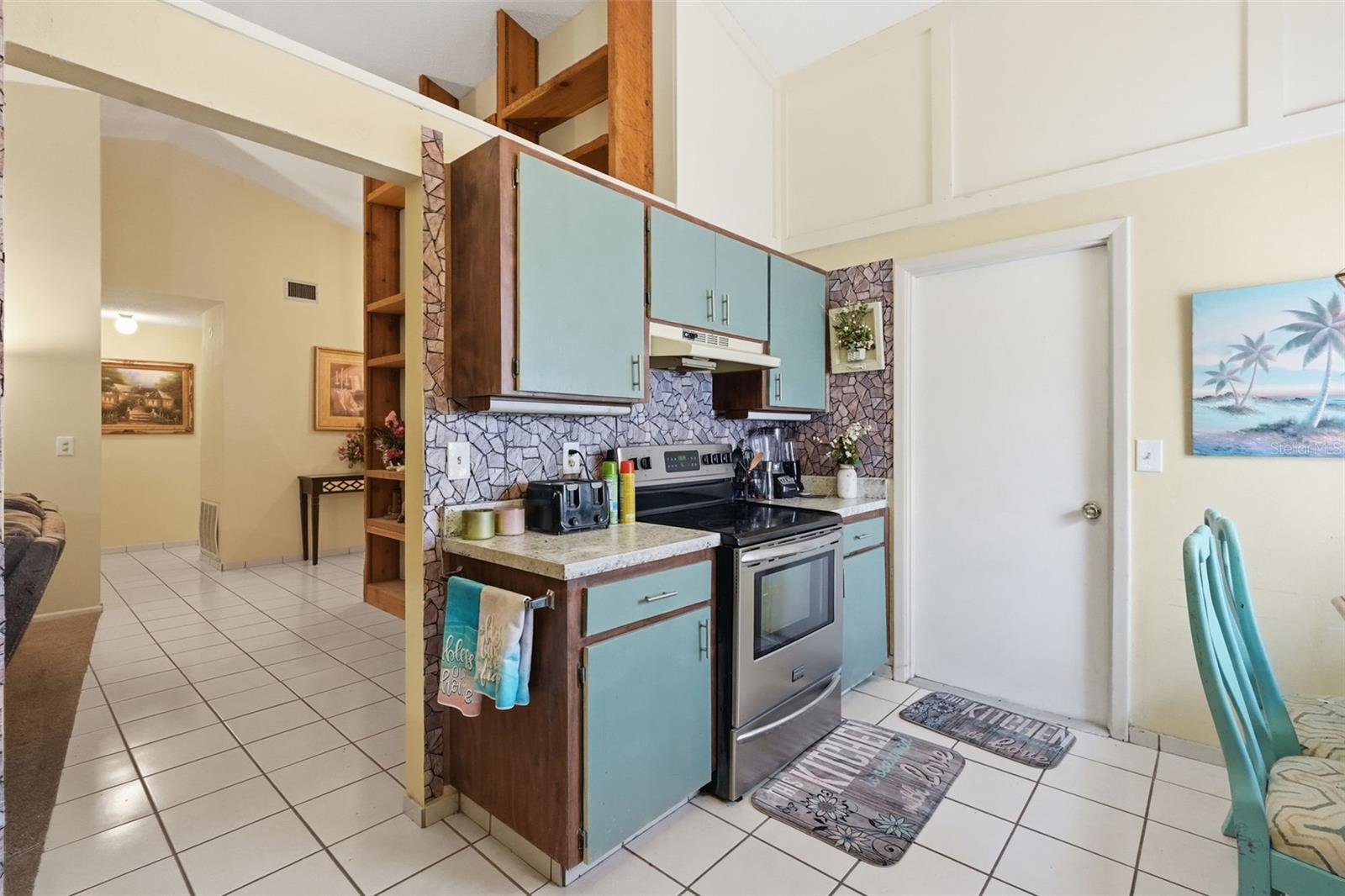 Image 11 of 63 For 7418 Riverbank Drive