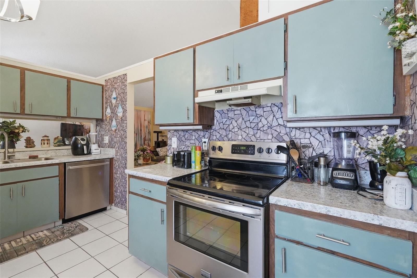 Image 13 of 63 For 7418 Riverbank Drive